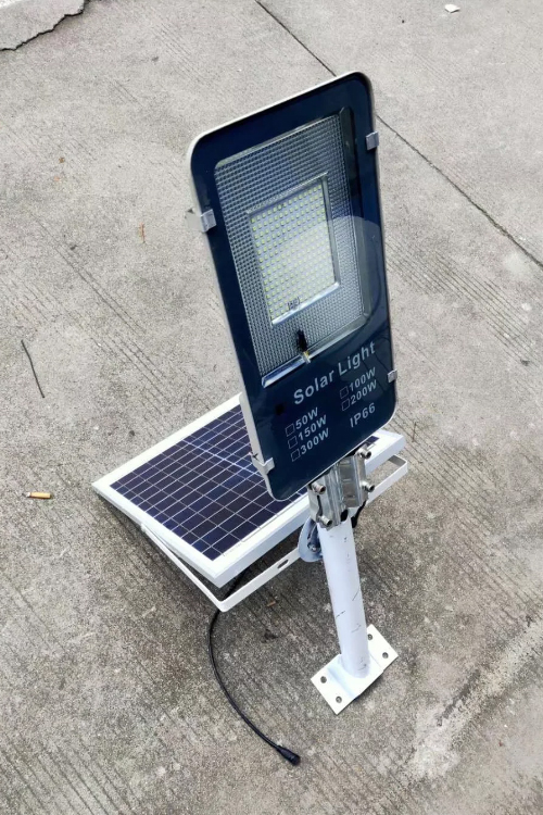 太阳能一体化臂灯