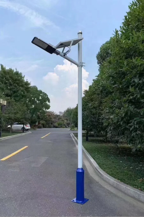 太阳能一体化臂灯